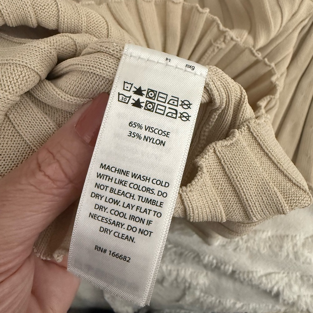 House of Harlow 1960 Ribbed Tan Sweater - Picture 10 of 10